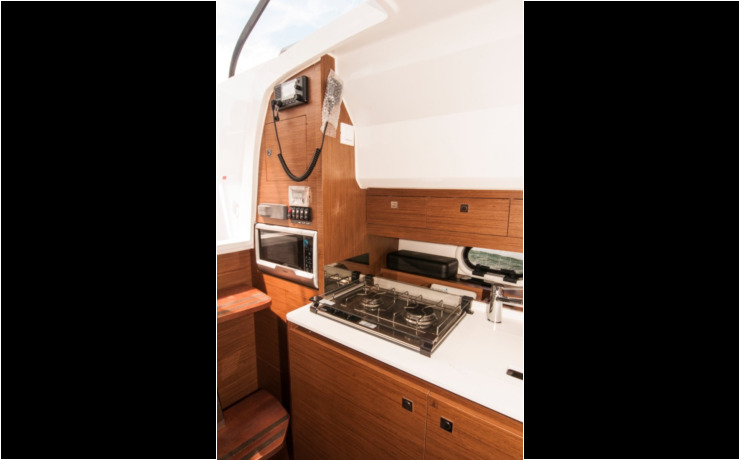 Boat Review: Jeanneau Cap Camarat 10.5 wa Boat Review: Jeanneau Cap Camarat 10.5 wa