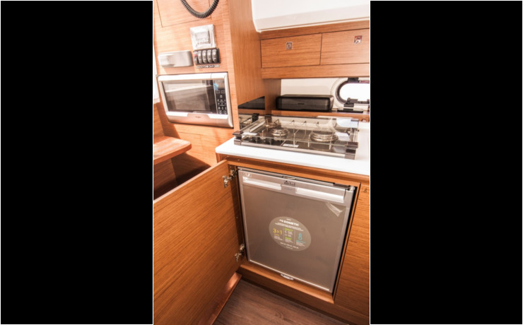 Boat Review: Jeanneau Cap Camarat 10.5 wa Boat Review: Jeanneau Cap Camarat 10.5 wa